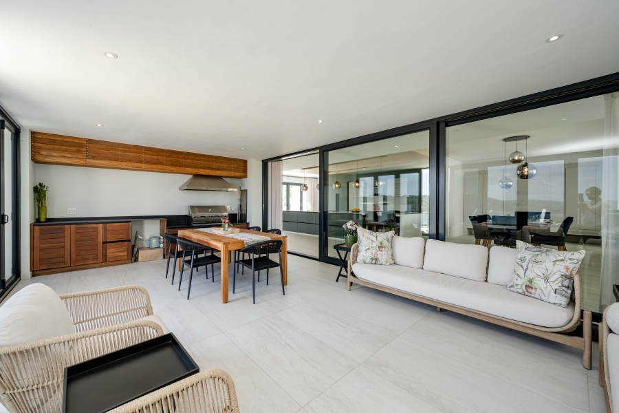 4 Bedroom Property for Sale in Brackenridge Western Cape